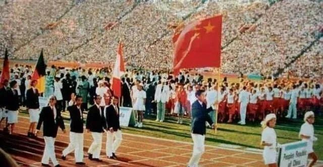 许海峰为中国夺得第一枚奥运金牌，许海峰为中国夺得第一块金牌